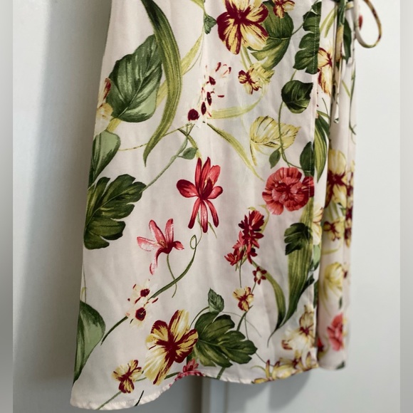 💚FOREVER 21💚 Preloved Floral Wrap Mini Dress Size:M EUC $20 - Picture 6 of 7